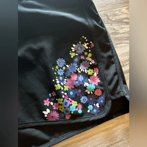 Athleta Boardshort with Floral Details Swim Surf In Black and Purple Size 6 - Picture 3 of 6